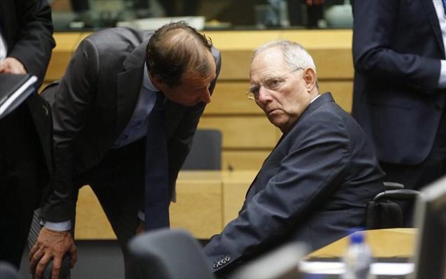 Διαψεύδει η Αθήνα πρόταση Σόιμπλε για πενταετή έξοδο της Ελλάδας από το ευρώ