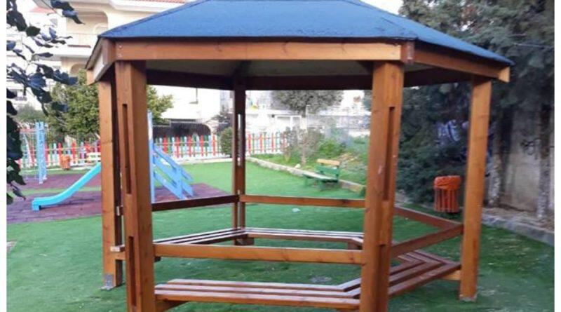 Νέα στέγαστρα σε κοινόχρηστους χώρους του Αλίμου