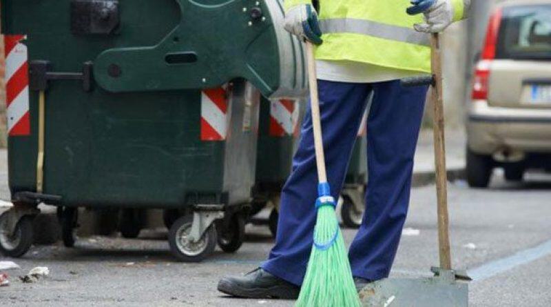 Παραμένουν στη δουλειά οι συμβασιούχοι-παρατασιούχοι του Δήμου Αλίμου