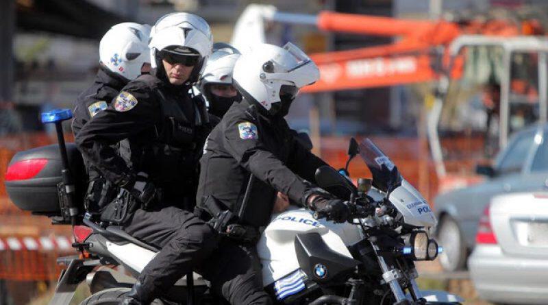 Συνέλαβαν επ’ αυτοφώρω διαρρήκτες στον Άλιμο
