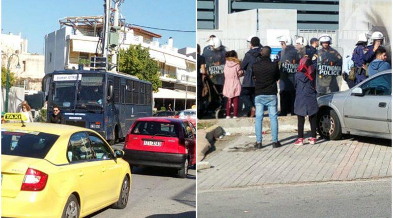 Άλιμος: Ένταση με μετανάστες έξω από το κτίριο του ΔΟΜ (EIKONEΣ)