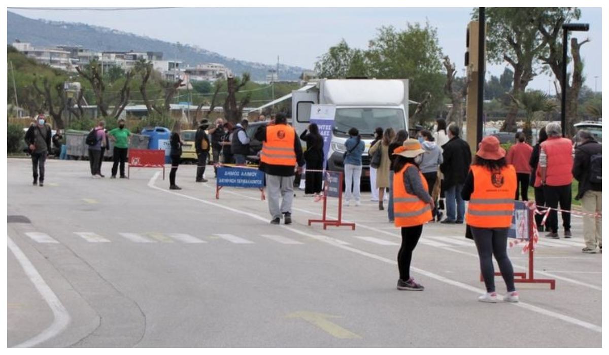 Συνεχίζονται τα δωρεάν τεστ covid-19 στην παραλία Αλίμου