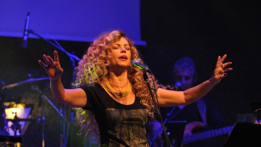 “Θερινή Μπουάτ ο Άλιμος” – Δωρεάν συναυλία με την Ελένη Δήμου