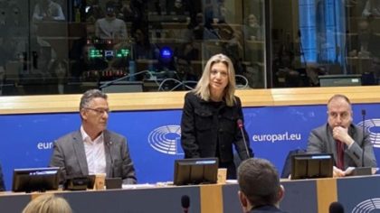 Στην Ολομέλεια του Ευρωπαϊκού Κοινοβουλίου η Μαρία Καρυστιανού «Επιβάτες στην ταχεία ενός εκτροχιασμένου κράτους»