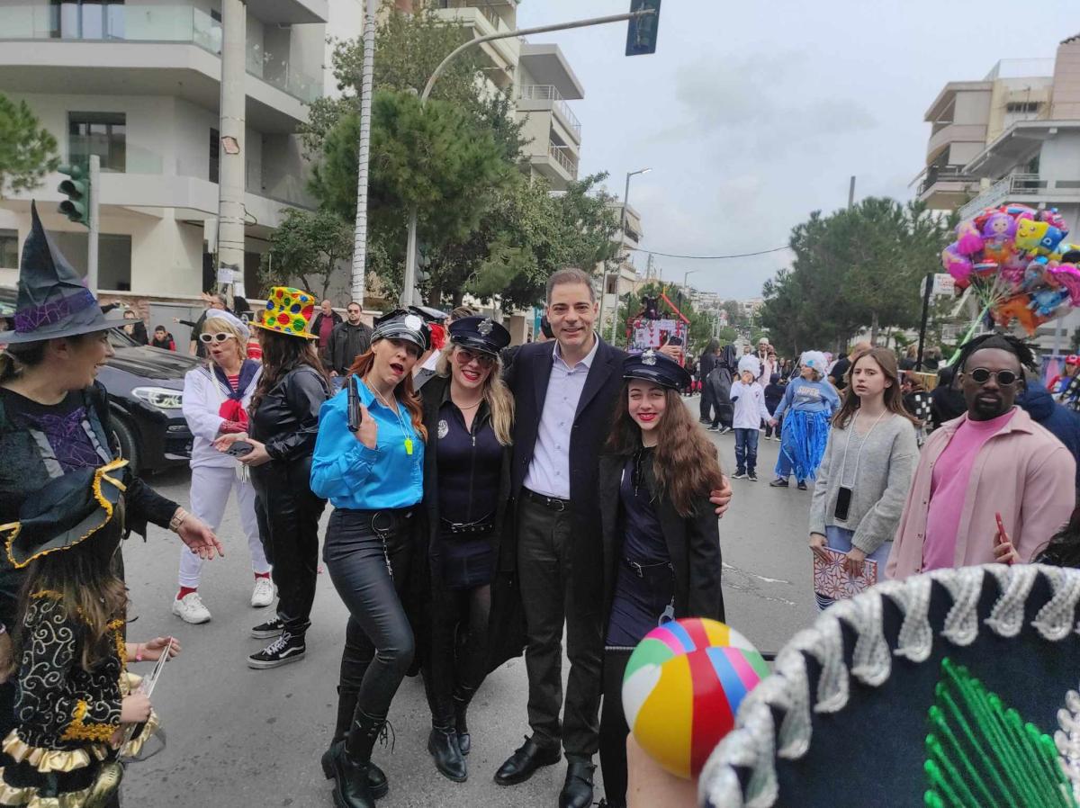 Το καπάκι της “ΧΕΣΥΔΑΠ” πρωταγωνίστησε στην αποκριάτικη παρέλαση, στον Άλιμο (VIDEO&ΕΙΚΟΝΕΣ) εικόνα 4