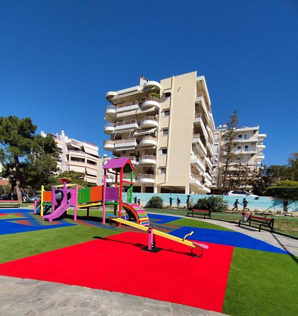 Άλιμος: “Κουκλίστικη” έγινε η παιδική χαρά στην οδό Κεφαλληνίας (ΕΙΚΟΝΕΣ) εικόνα 8