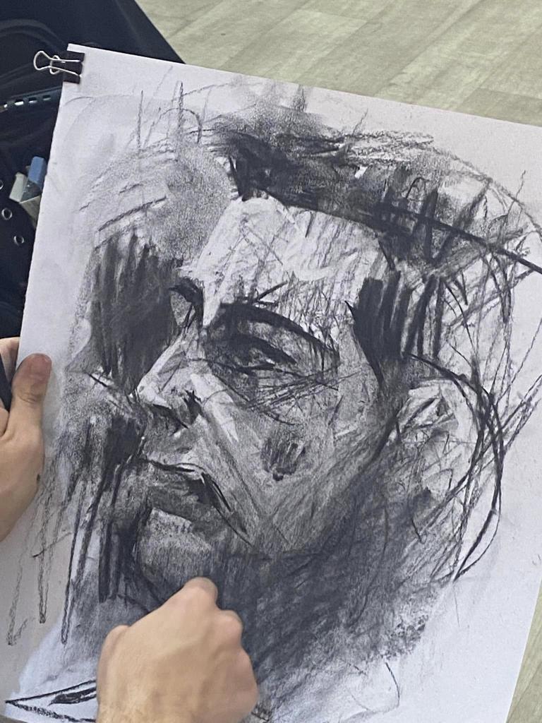 Φοιτητές της Σχολής Καλών Τεχνών ζωγράφισαν το πορτρέτο του Δημάρχου Αλίμου εικόνα 1