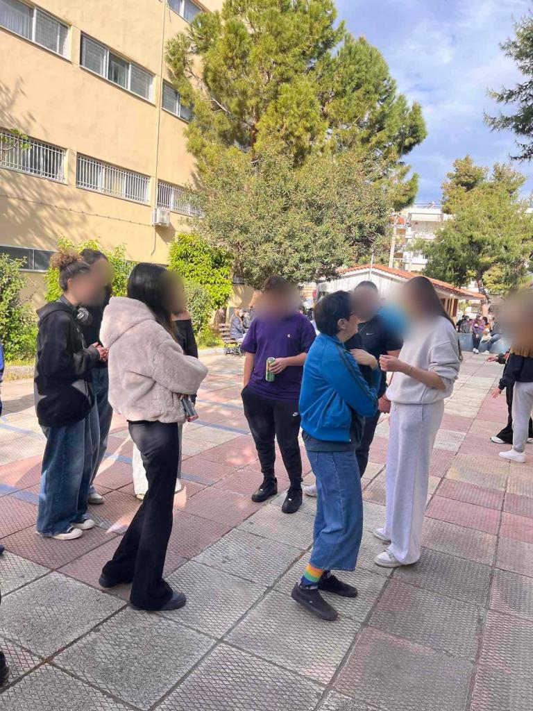 Ο τυφλός γάτος Λούκα – Μπλάκι και ο τρίποδος σκύλος Φοίβος, επισκέφθηκαν το 4ο Λύκειο Αλίμου εικόνα 4