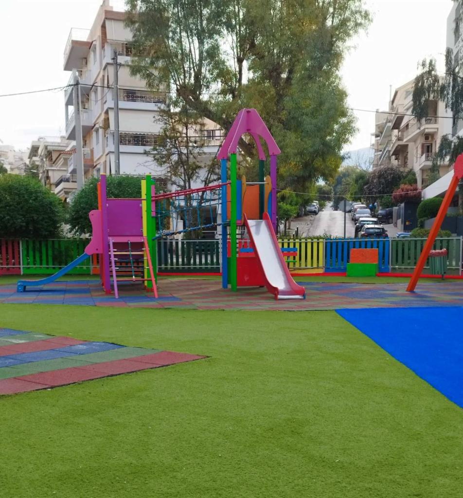 Δήμος Αλίμου: Καθημερινή φροντίδα των 23 παιδικών χαρών της πόλης εικόνα 1