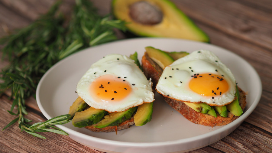 Toast-Avocado-Egg-Breakfast