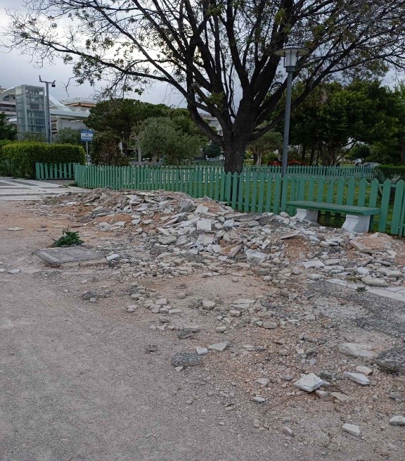 Οργή του Ανδρέα Κονδύλη για τις εικόνες παρακμής στην παραλία του Αλίμου εικόνα 5