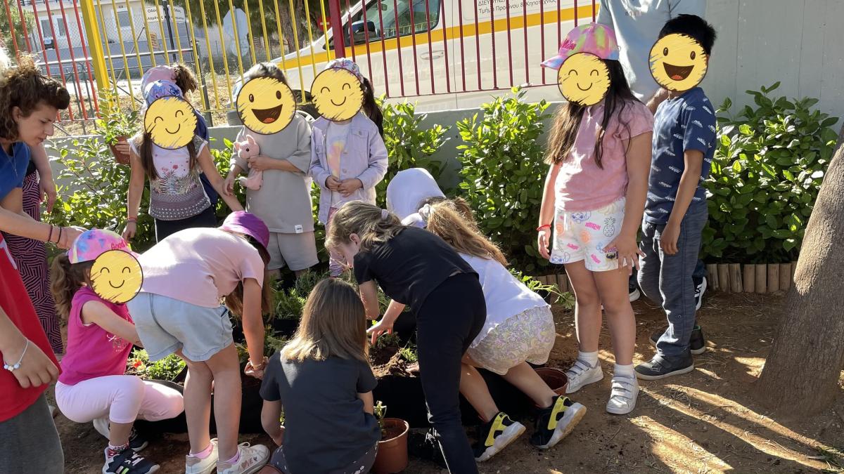 Τα παιδιά του 6ου Δημοτικού Αλίμου έγιναν κηπουροί για μια μέρα! εικόνα 19