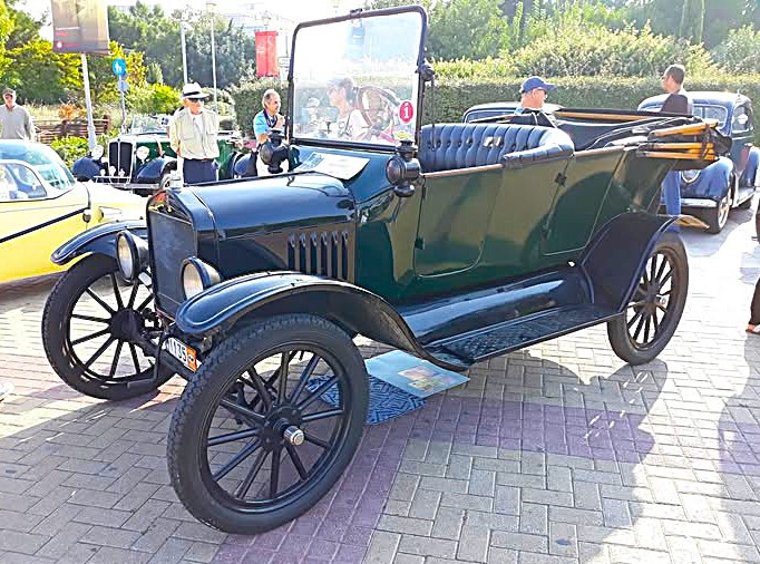 Tα 250 σημαντικότερα αυτοκίνητα της χώρας στο «Alimos Classic Car Sunday» εικόνα 9