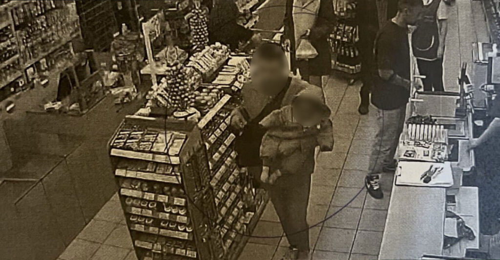 Υπόθεση βρέφους στον Άλιμο: Οι γονείς διεκδικούν να το πάρουν πίσω – Δεν τους άφησαν να το δουν (VIDEO) εικόνα 1