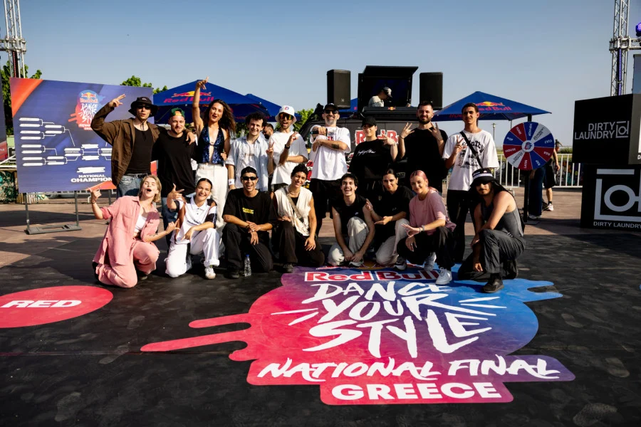 Red Bull Dance Your Style: 16 κορυφαίοι χορευτές από όλη την Ελλάδα βρέθηκαν στην παραλία του Αλίμου εικόνα 1