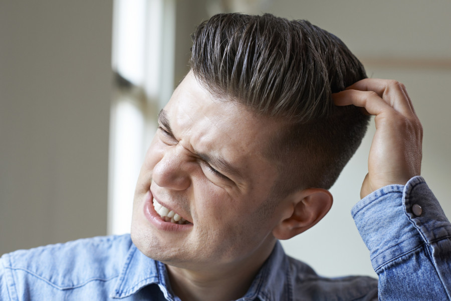 Itchy-Scalp-fagoura-mallia-kefali-psoriasi