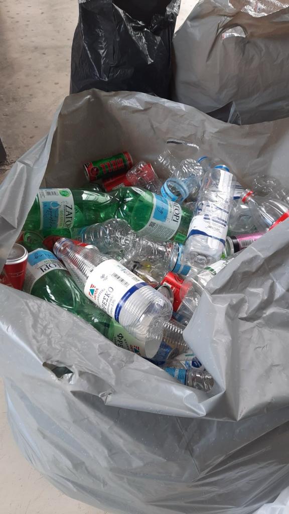 1ο Δημοτικό Σχολείο Αλίμου: Πρωταθλητές στην ανακύκλωση! εικόνα 1