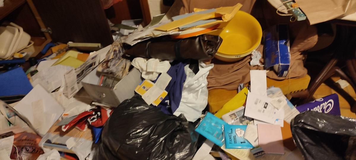 Διαρρήκτες έκαναν “γης μαδιάμ” διαμέρισμα στον Άλιμο (ΕΙΚΟΝΕΣ) εικόνα 1