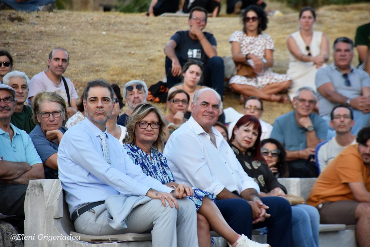 Συγκίνηση και δέος! Αναβίωσε μετά από 2.500 χρόνια το αρχαίο θέατρο στον Άλιμο (VIDEO&ΕΙΚΟΝΕΣ) εικόνα 8