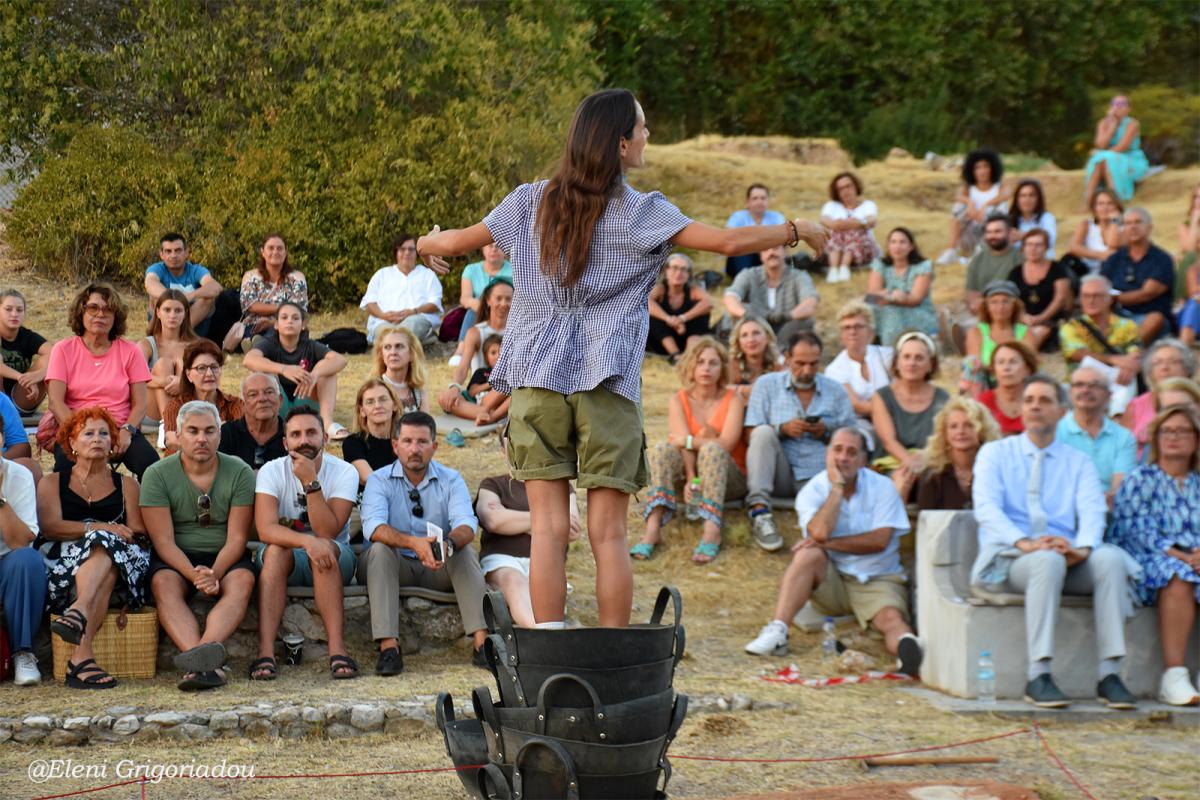 Συγκίνηση και δέος! Αναβίωσε μετά από 2.500 χρόνια το αρχαίο θέατρο στον Άλιμο (VIDEO&ΕΙΚΟΝΕΣ) εικόνα 4