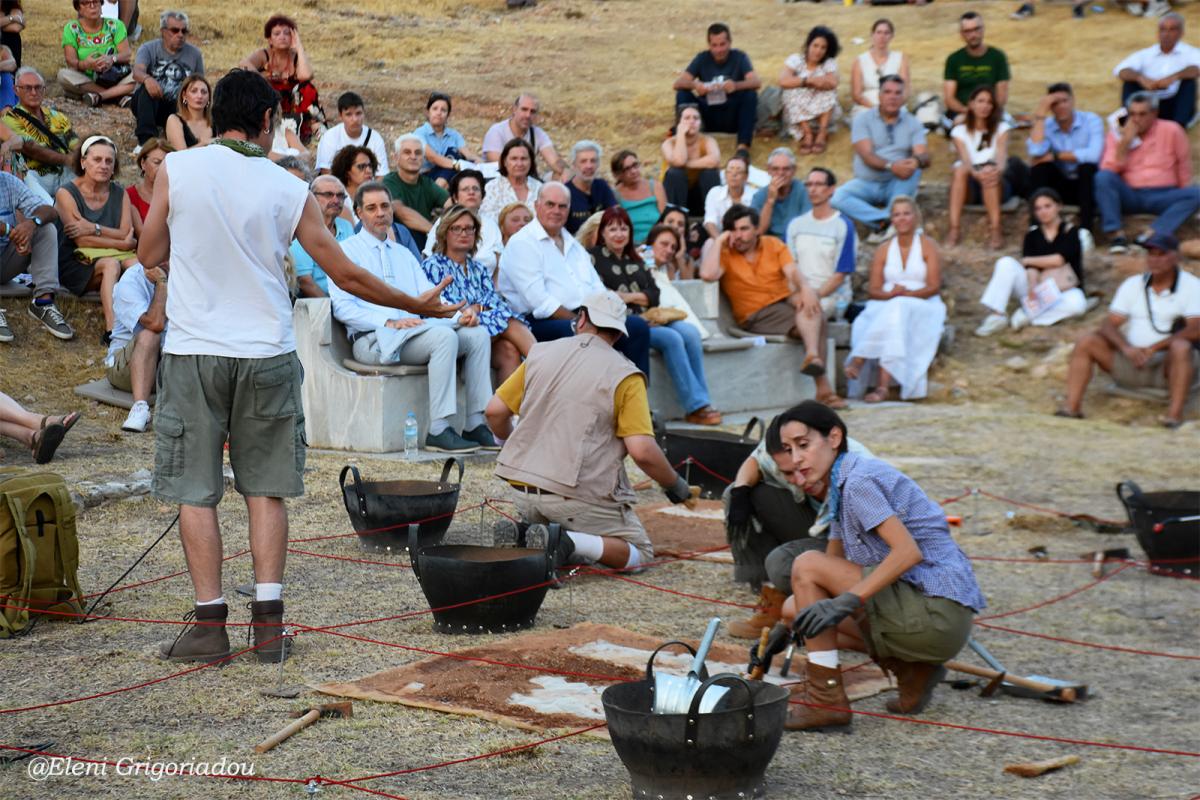 Συγκίνηση και δέος! Αναβίωσε μετά από 2.500 χρόνια το αρχαίο θέατρο στον Άλιμο (VIDEO&ΕΙΚΟΝΕΣ) εικόνα 2