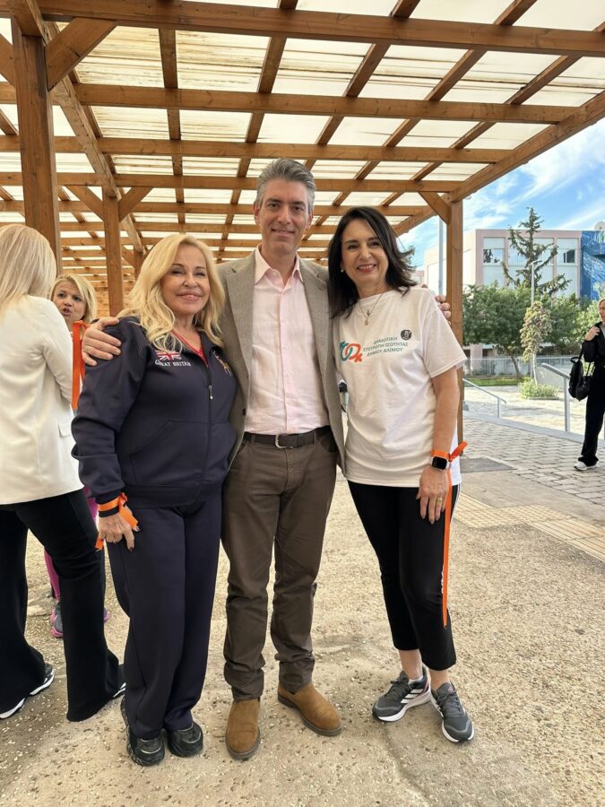 “Δεν είσαι μόνη”: Στον Άλιμο ένωσαν τα βήματά τους και έστειλαν ηχηρό μήνυμα κατά της βίας των γυναικών εικόνα 3