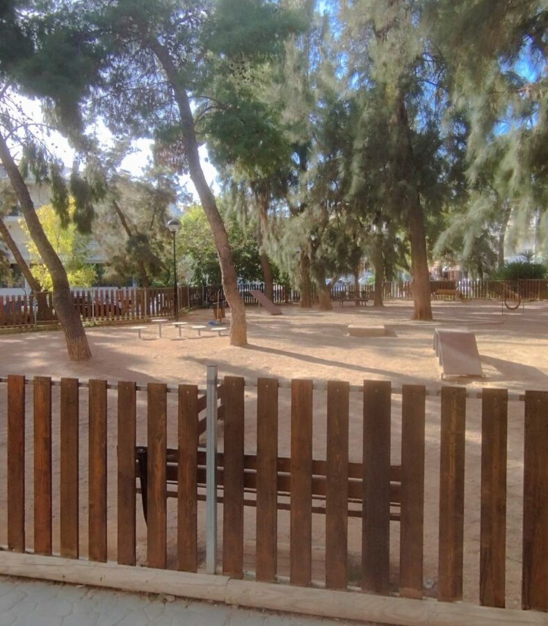 Άλιμος: Μίνι λίφτινγκ στο πάρκο σκύλων στην πλατεία Καραϊσκάκη εικόνα 7