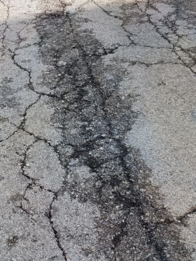 Νέο “χτύπημα” της ΕΥΔΑΠ: Βομβαρδισμένο τοπίο δρόμος στα σύνορα Αγίου Δημητρίου – Αλίμου εικόνα 6