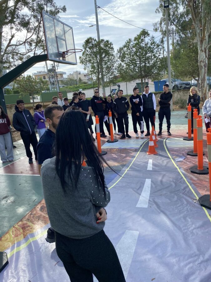 1ο Λύκειο Αλίμου – Θουκυδίδειο: Βιωματικό εργαστήριο με θέμα την οδική ασφάλεια εικόνα 2