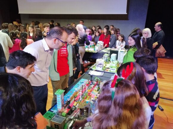 2ο Δημοτικό Σχολείο Αλίμου: Οι “μικροί επιστήμονες” της  Ε΄ τάξης στο Athens Science Festival εικόνα 6