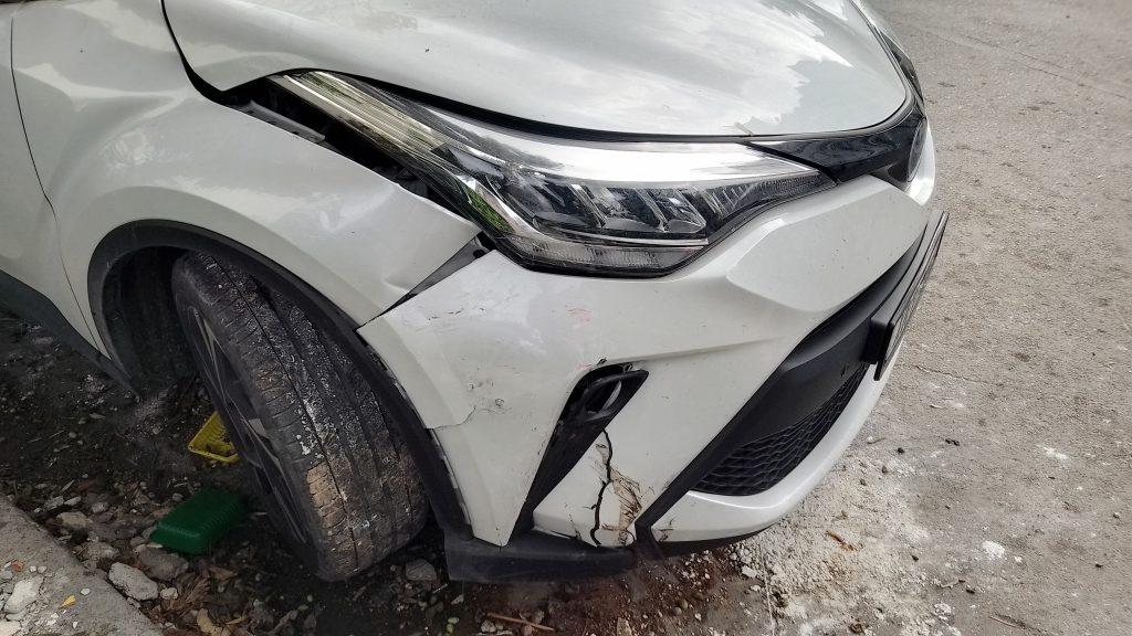 Τροχαίο με εγκατάλειψη στο Παλαιό Φάληρο: Βρέθηκε το ΙΧ, αναζητείται ο οδηγός (VIDEO) εικόνα 2