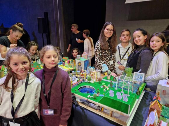 H Ε΄ τάξη του 7ου Δημοτικού Σχολείου Αλίμου στο Athens Science Festival εικόνα 1
