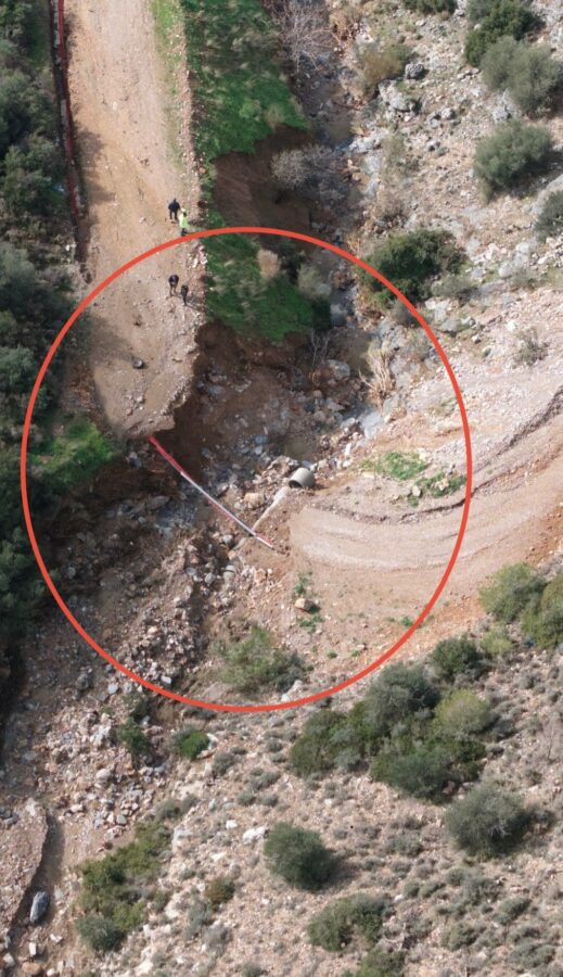 Καταγγελία Παπανικολάου για «πρόχειρα» έργα του ΔΕΔΔΗΕ στο βουνό που έπνιξαν την πόλη στη λάσπη (EΙΚΟΝΕΣ) εικόνα 12