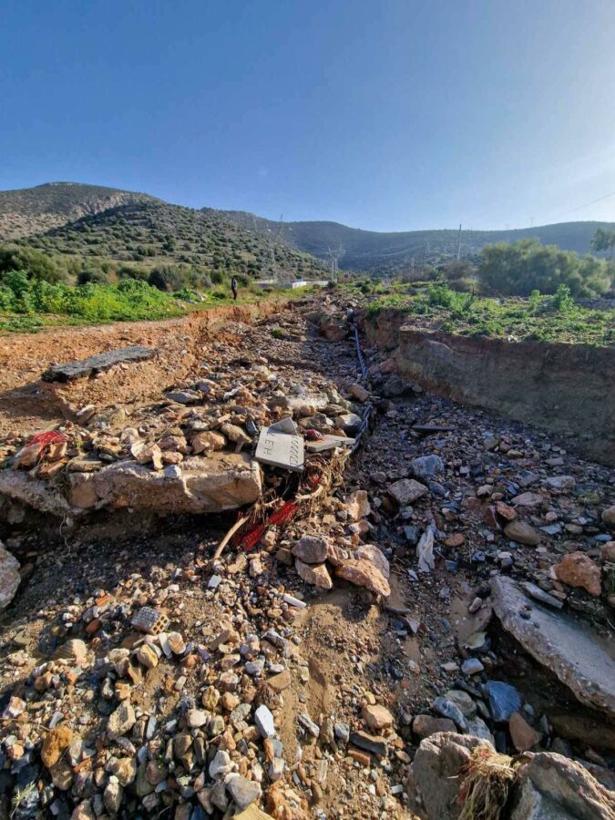 Καταγγελία Παπανικολάου για «πρόχειρα» έργα του ΔΕΔΔΗΕ στο βουνό που έπνιξαν την πόλη στη λάσπη (EΙΚΟΝΕΣ) εικόνα 4