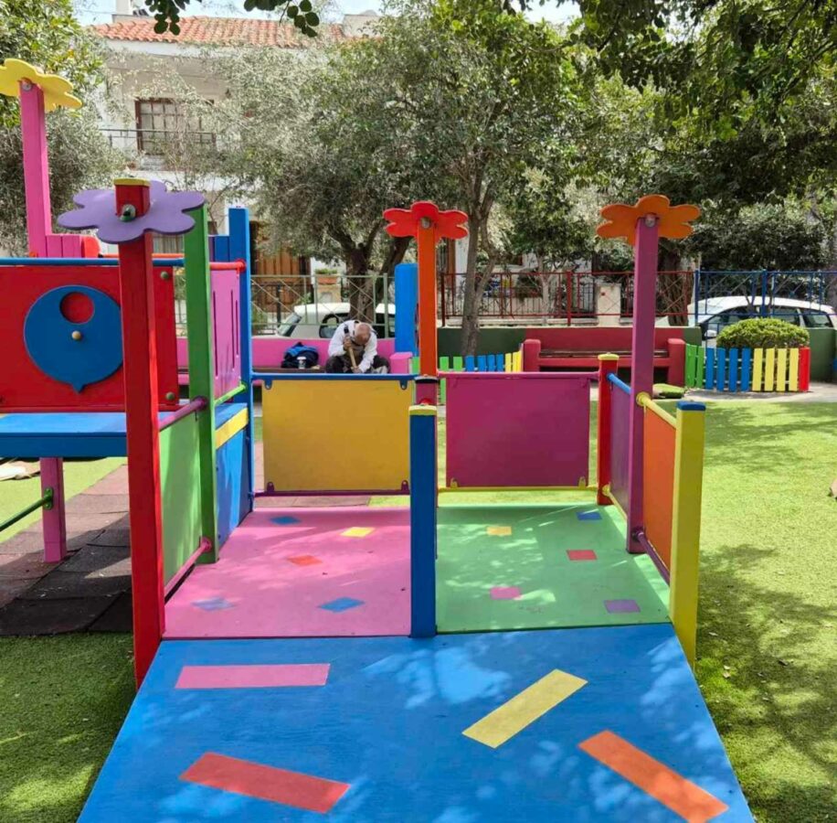 Μια πολύχρωμη αγκαλιά για τα παιδιά στον Άλιμο: Η νέα εικόνα της παιδικής χαράς στη Λυσικράτους εικόνα 12