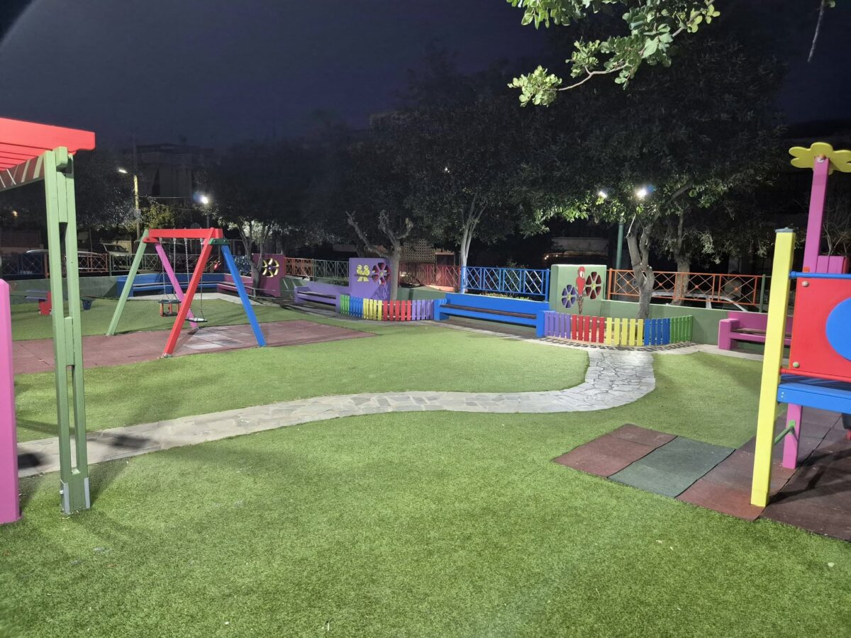 Μια πολύχρωμη αγκαλιά για τα παιδιά στον Άλιμο: Η νέα εικόνα της παιδικής χαράς στη Λυσικράτους εικόνα 1