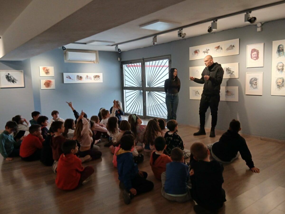 Όταν η τέχνη συναντά την παιδική φαντασία: Μια ξεχωριστή ξενάγηση στη Δημοτική Πινακοθήκη Αλίμου εικόνα 2