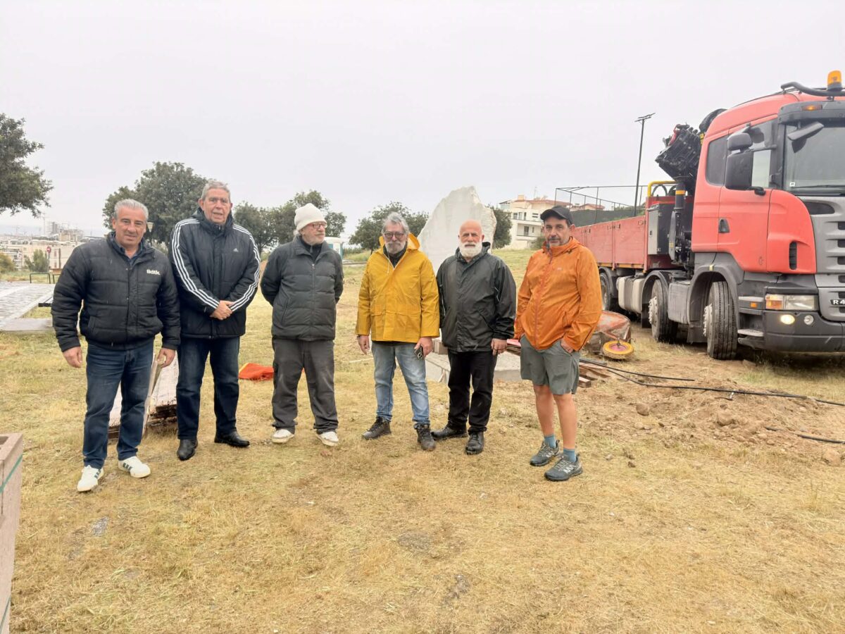 1ο Συμπόσιο Γλυπτικής στον Άλιμο: Το μάρμαρο σμιλεύεται σε κοινή θέα στον Λόφο Πανί εικόνα 5