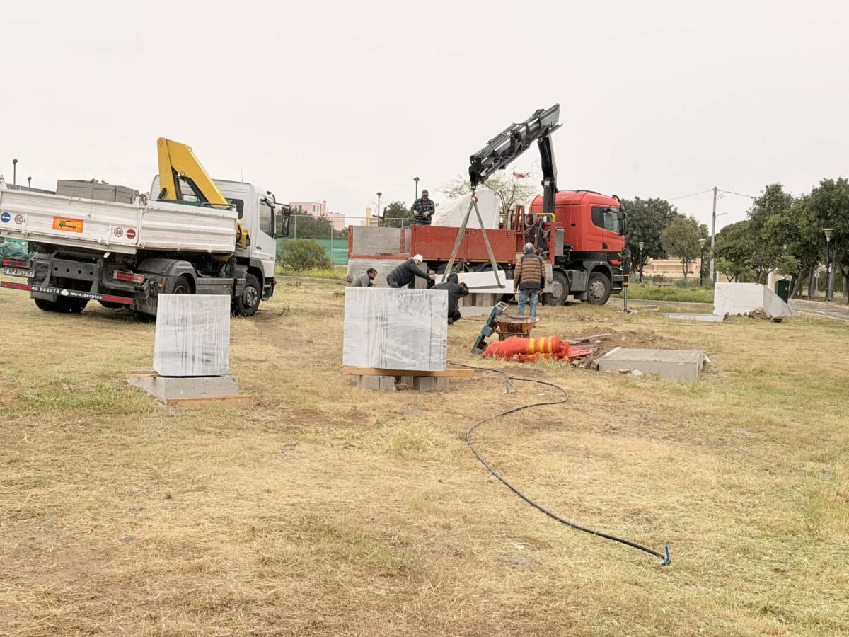 1ο Συμπόσιο Γλυπτικής στον Άλιμο: Το μάρμαρο σμιλεύεται σε κοινή θέα στον Λόφο Πανί εικόνα 4
