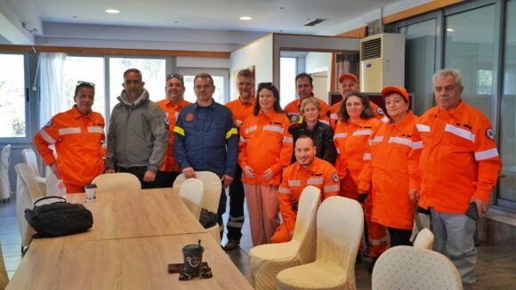 Σε πλήρη ετοιμότητα η Εθελοντική Ομάδα Αλίμου – Εκπαίδευση για την αντιμετώπιση αστικών πυρκαγιών εικόνα 3