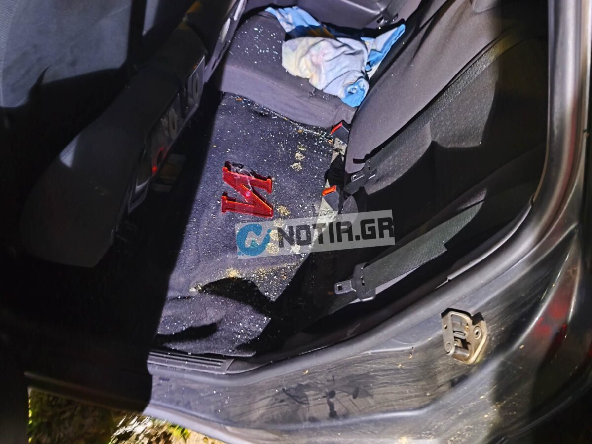 Σοβαρό τροχαίο στον Άλιμο: Αυτοκίνητο “καρφώθηκε” σε κολώνα στη νησίδα – Τους έσωσαν οι αερόσακοι (VIDEO&ΕΙΚΟΝΕΣ) εικόνα 6