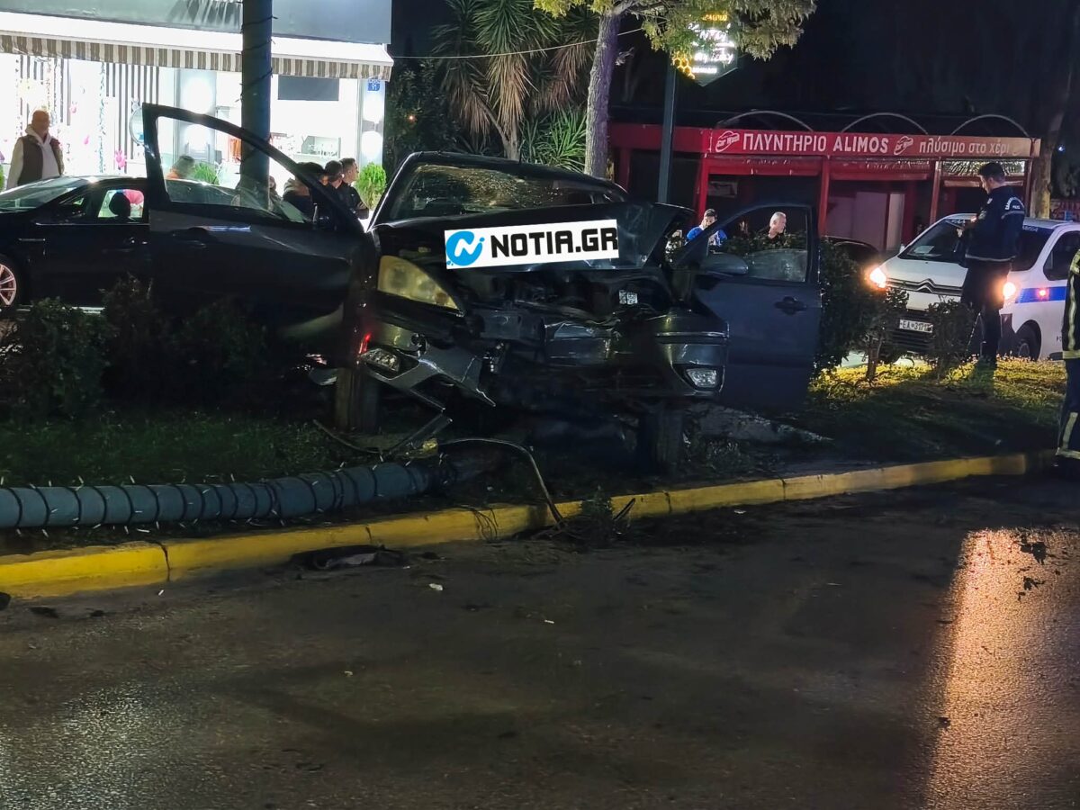 Σοβαρό τροχαίο στον Άλιμο: Αυτοκίνητο “καρφώθηκε” σε κολώνα στη νησίδα – Τους έσωσαν οι αερόσακοι (VIDEO&ΕΙΚΟΝΕΣ) εικόνα 14