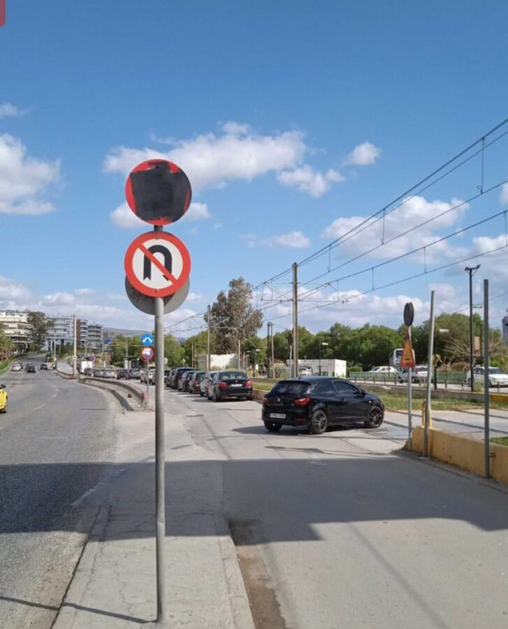 «Στα τυφλά» οι οδηγοί στον Άλιμο: Στη Δικαιοσύνη προσφεύγει ο Δήμος για τους βανδαλισμούς σε πινακίδες του ΚΟΚ, στον παράδρομο της παραλιακής εικόνα 5